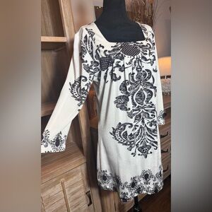 ADORE, Black and White Mod Artsy Damask Shift Mini Dress, Size Medium